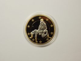 Сувенирная монета Секси 6 евро
